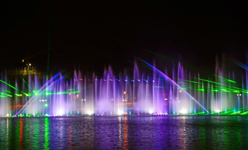 湖面音乐喷泉